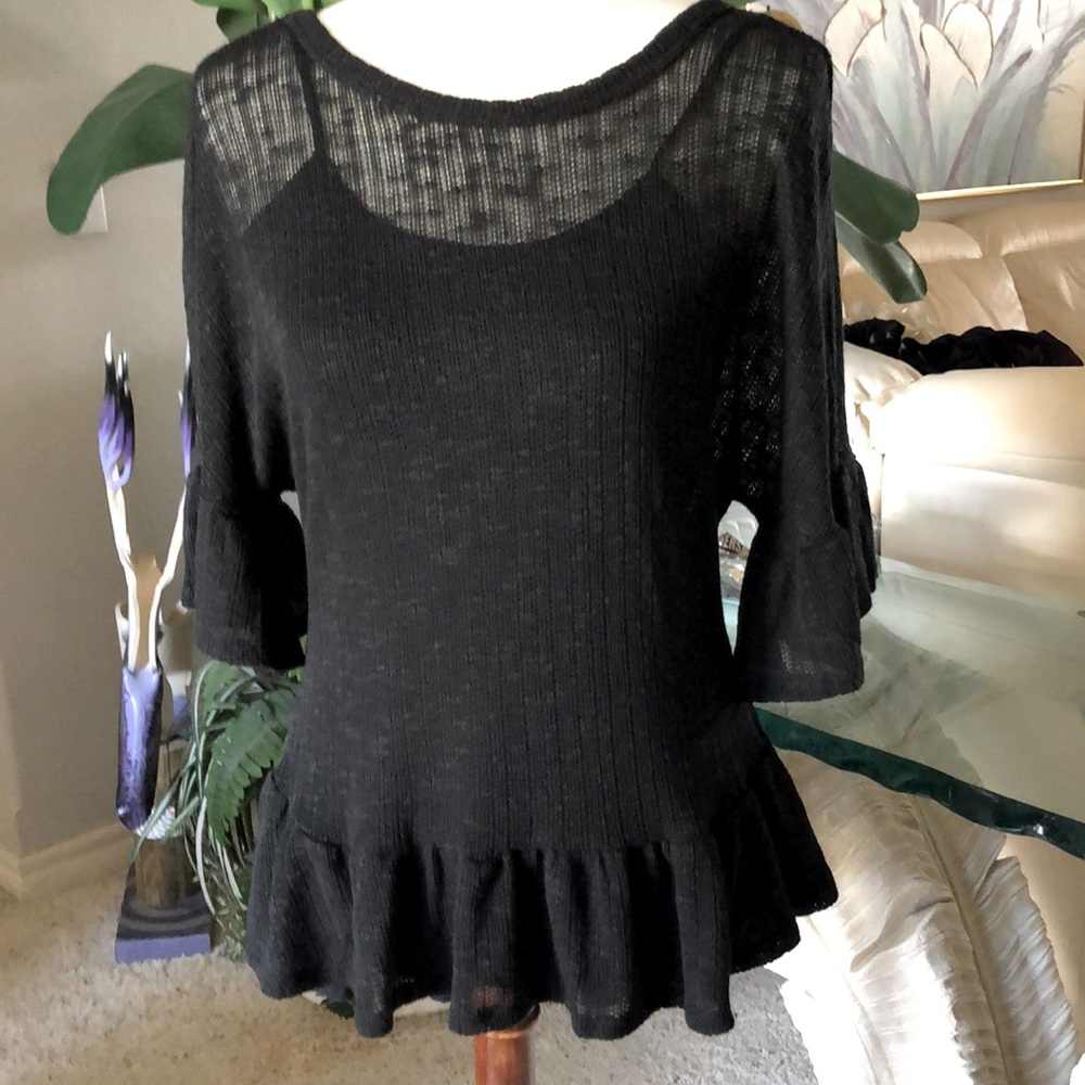 SZ S BLACK HI-LO TOP.      NWT